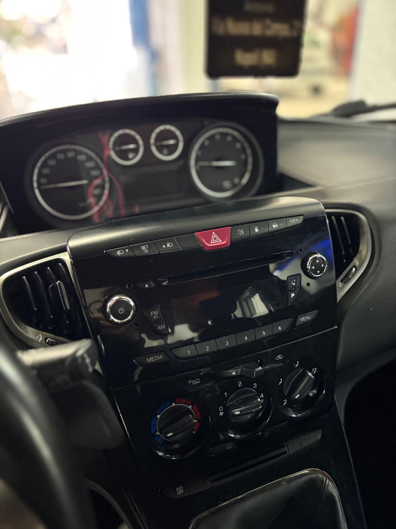 Lancia Ypsilon 1.2 GPL Ecochic Elefantino 69cv