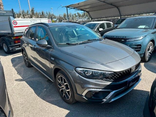 FIAT Tipo 1.5 Hybrid DCT SW Cross