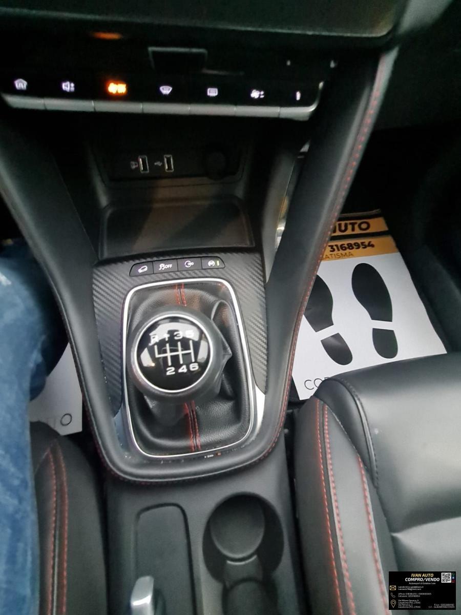 MG ZS Luxury Benzina-Anno 2022