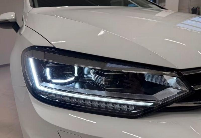 Volkswagen Touran 2.0 TDI SCR DSG R-LINE IQ LED MATRIX NAVI CAMERA COCKPIT