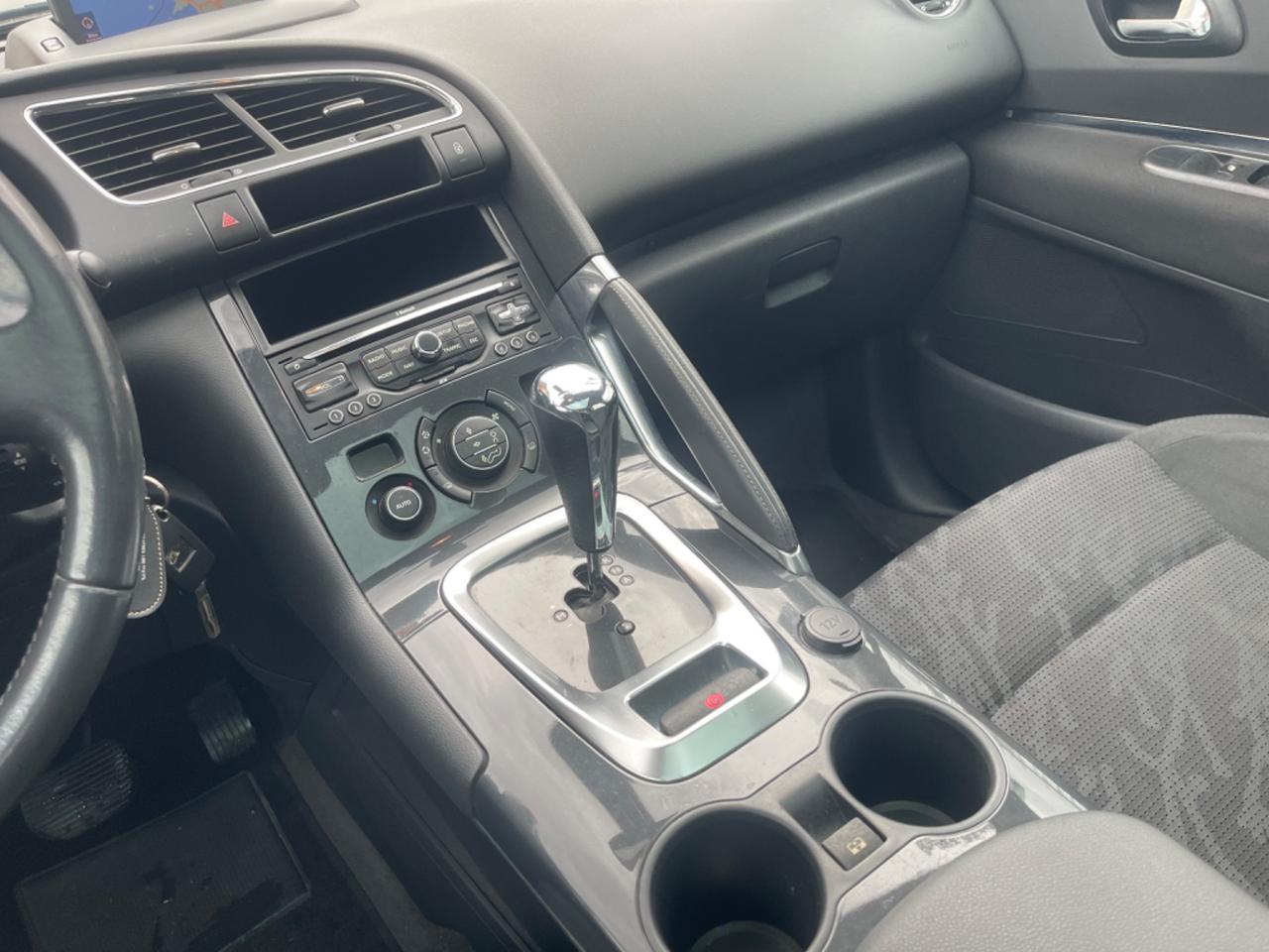 Peugeot 3008 1.6 e-HDi 112CV cambio robotizzato Stop&Start Allure