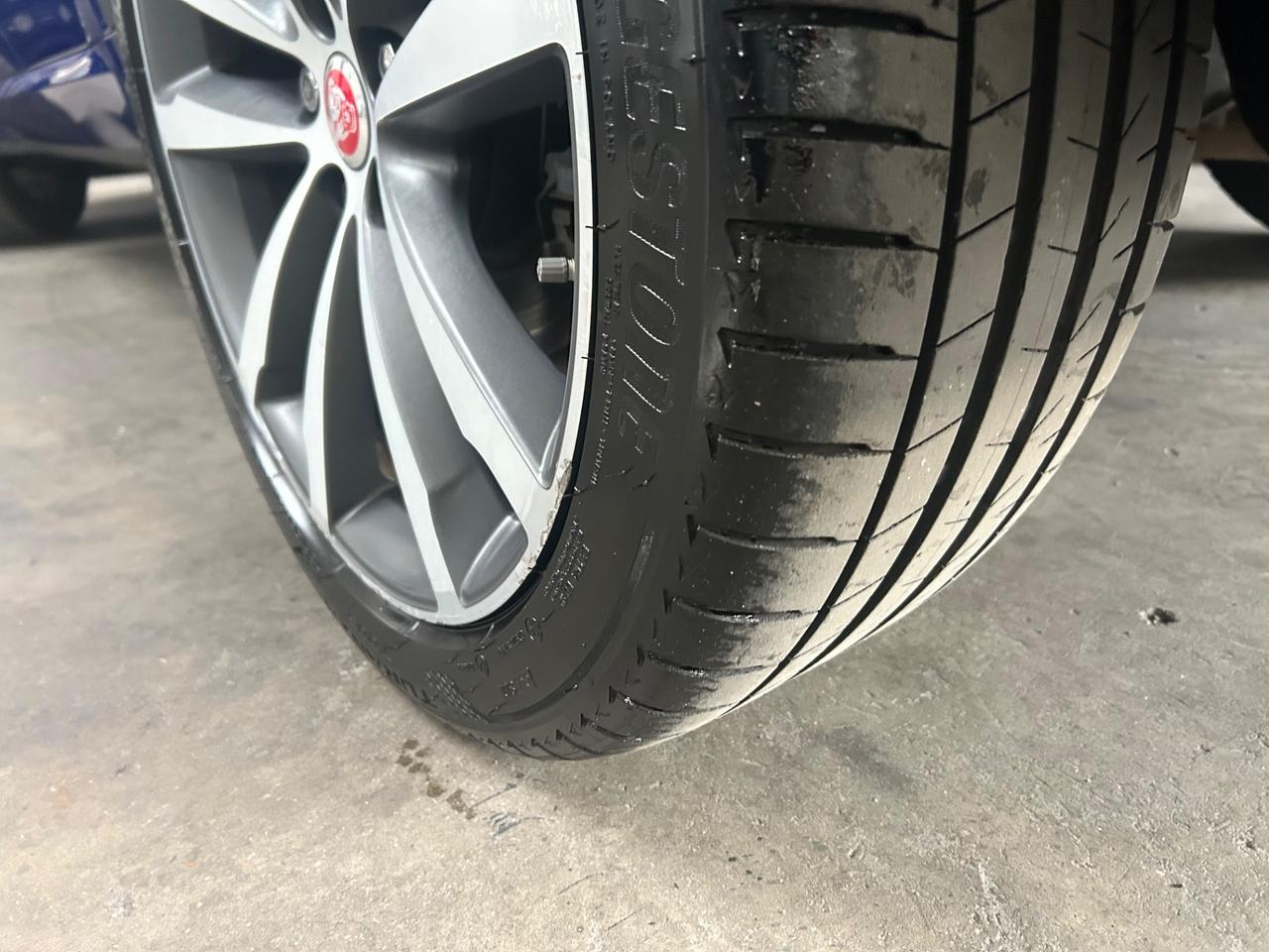 Jaguar E-Pace 2.0D 180 CV AWD aut. R-Dynamic