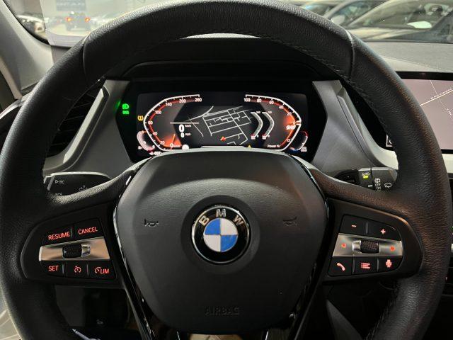 BMW 118 iA 5p. Business Advantage "18 Msport/Navi/Virtual
