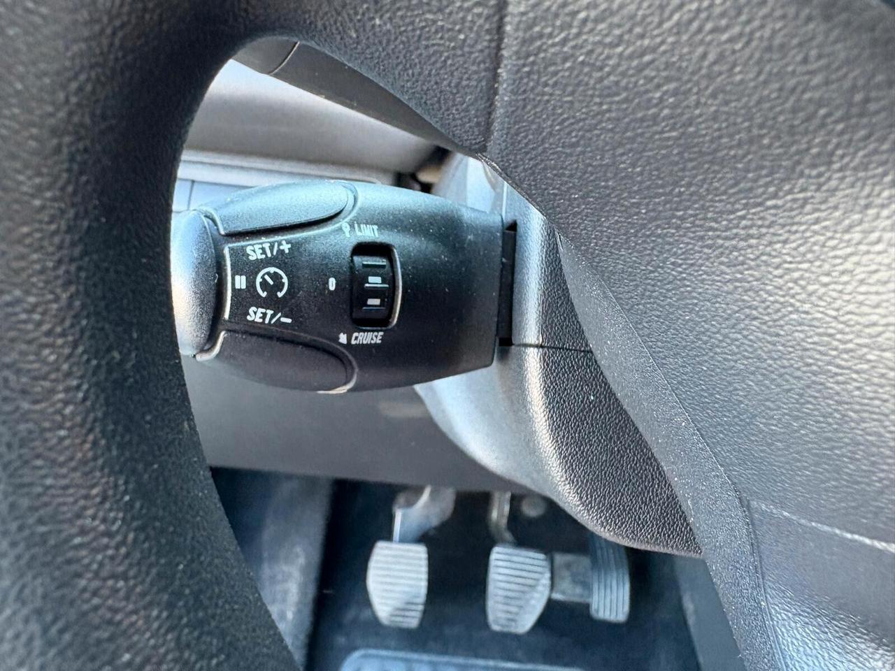 Peugeot 208 ACTIVE 1.2 VTi 82 CV 5 porte 51000 KM
