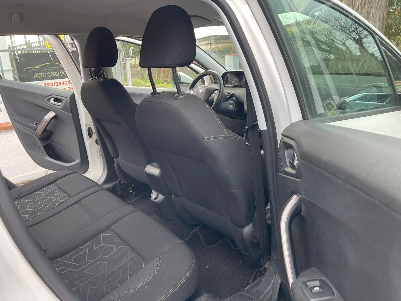 Peugeot 2008 1.2 VTi 82CV Allure