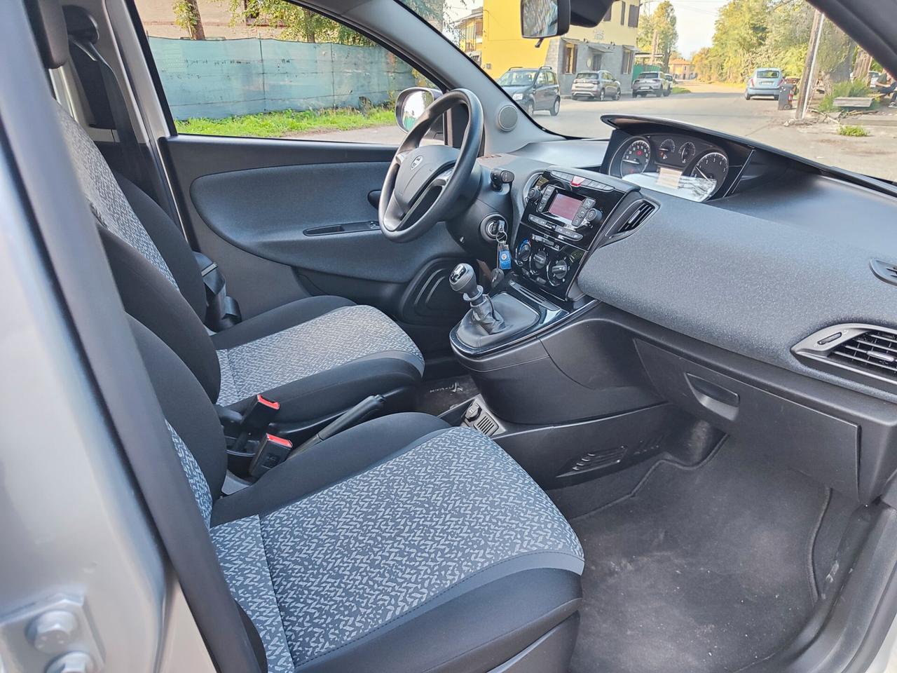 Lancia Ypsilon benzina metano