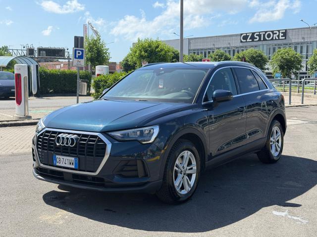 AUDI Q3 35 TDI quattro S tronic Business