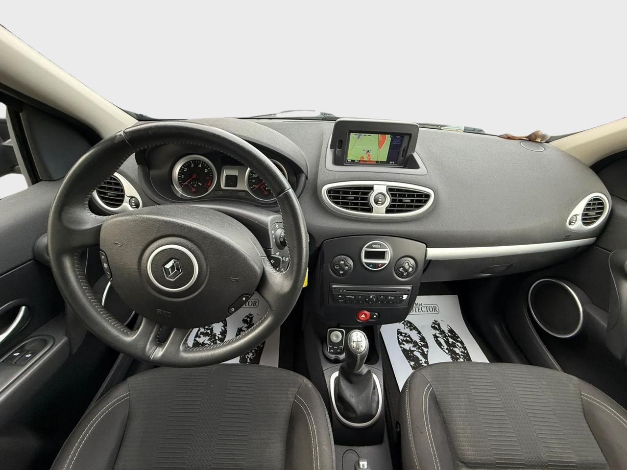 Renault Clio 1.2 benzina anno 2010 neo patentati