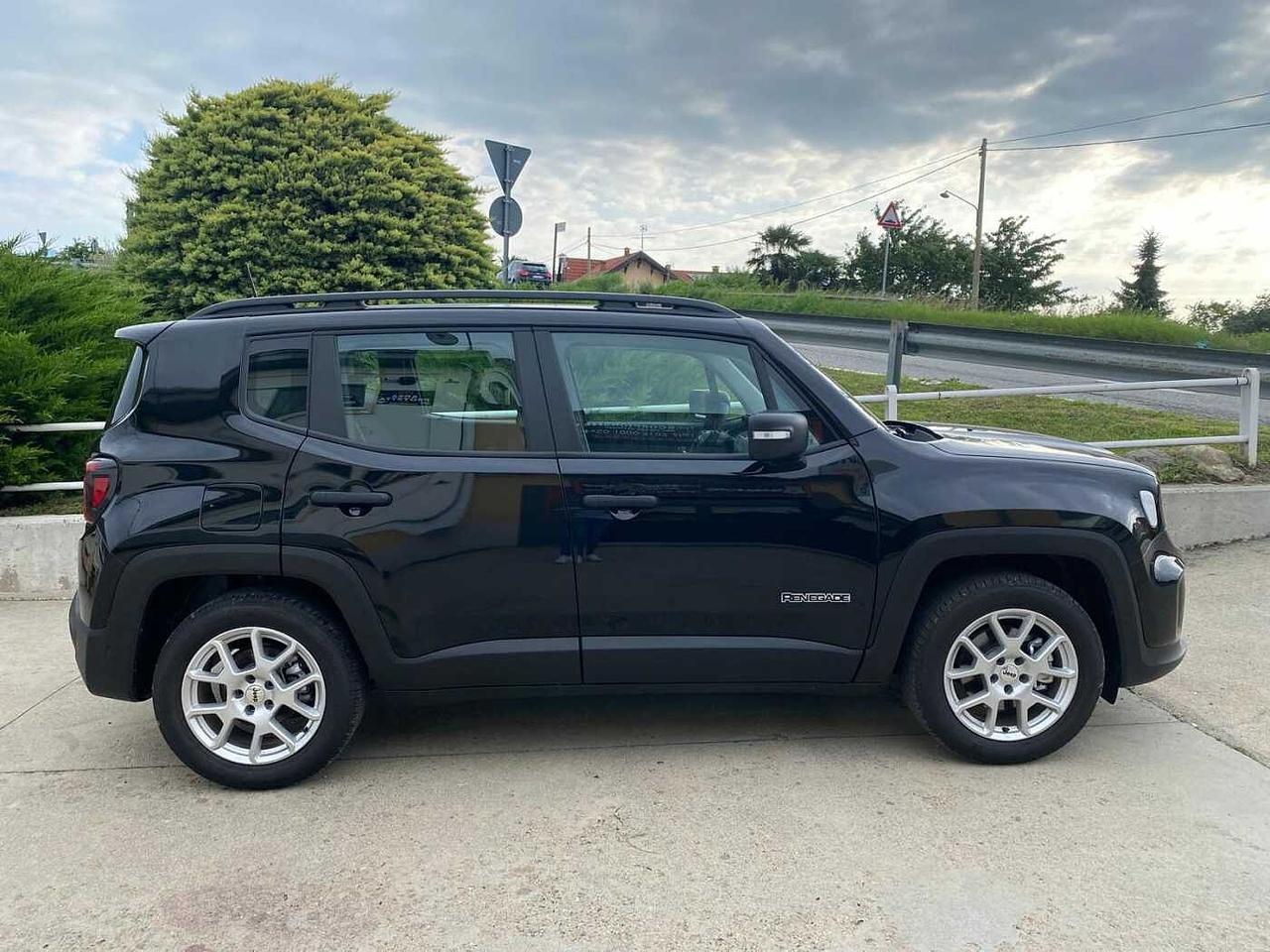Jeep Renegade 1.5 Turbo T4 MHEV Altitude