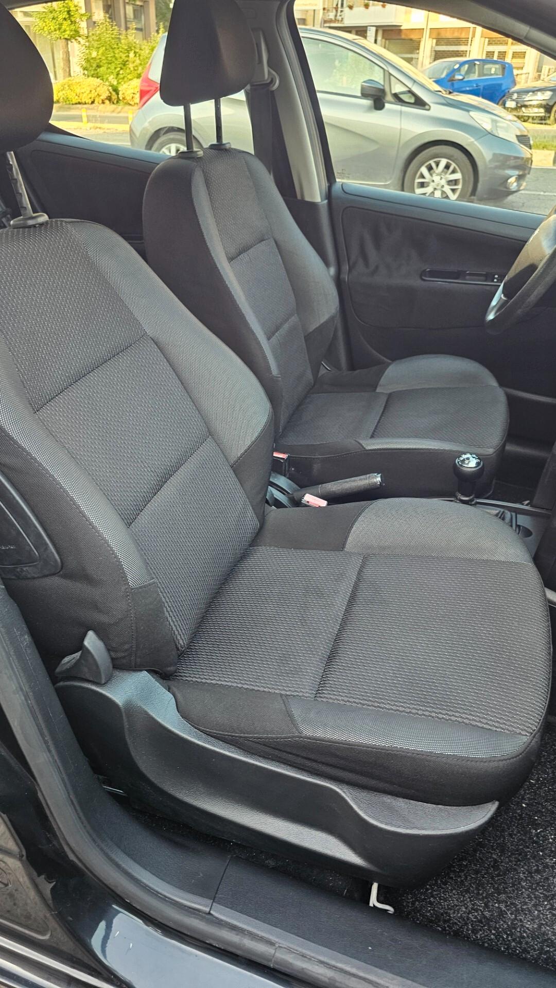 Peugeot 207 Plus 1.4 HDi 70CV 5 porte