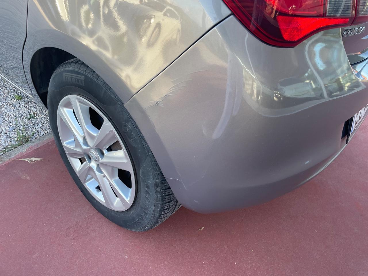 Opel Corsa 1.4 90CV GPL Tech 5 porte b-Color