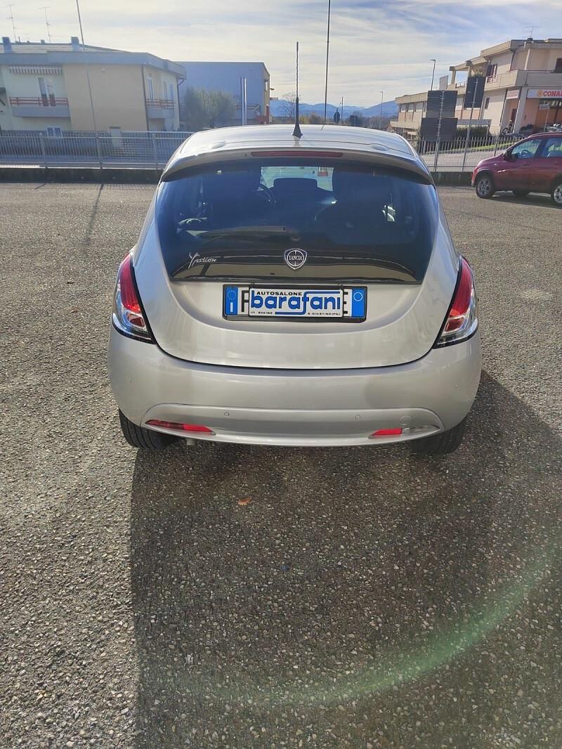 Lancia Ypsilon 1.2 69 CV 5 porte Silver