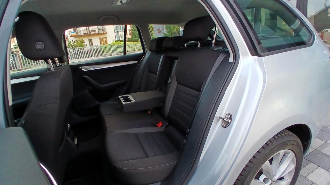 Skoda Octavia 1.5 DSG Wagon Ambition G-Tec