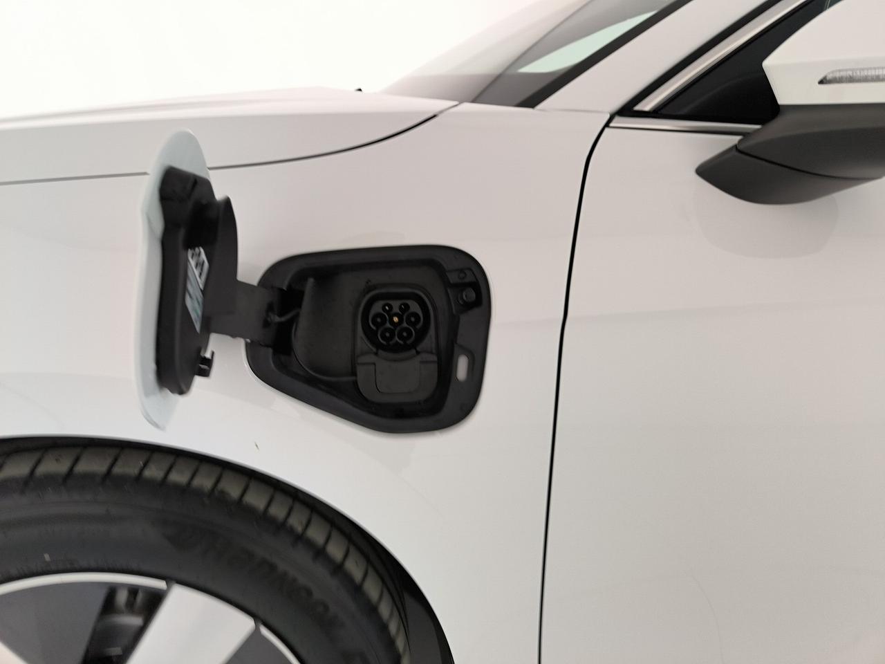 Volkswagen Passat 1.5 tsi ehybrid business 204cv dsg