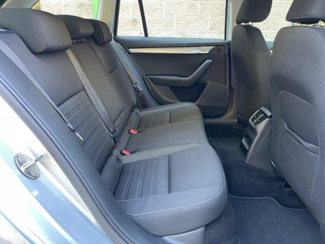SKODA Octavia SW 1.6 TDI 115CV DSG NAVIGATORE SENSORI PARCHEGGIO