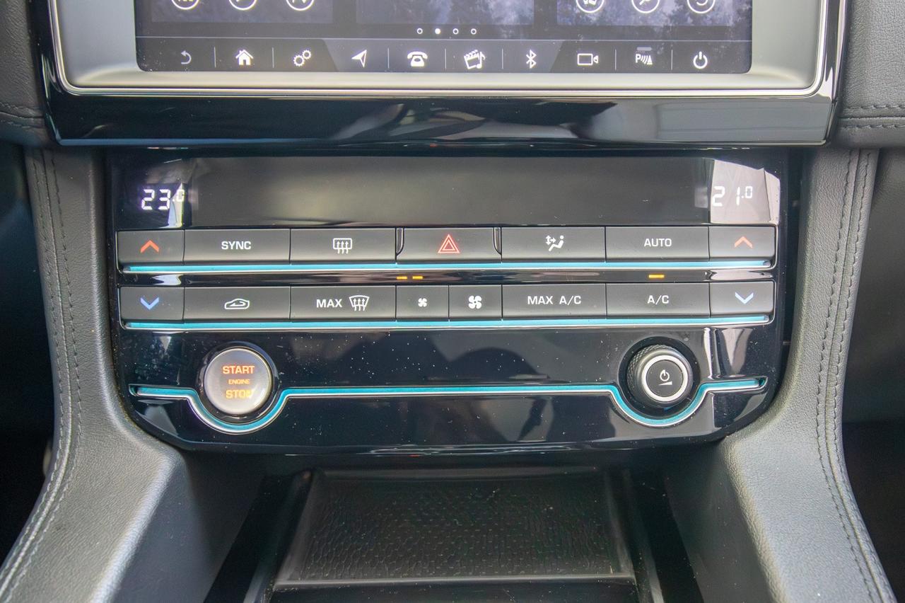 Jaguar F-Pace 2.0d Awd 180cv Auto Prestige