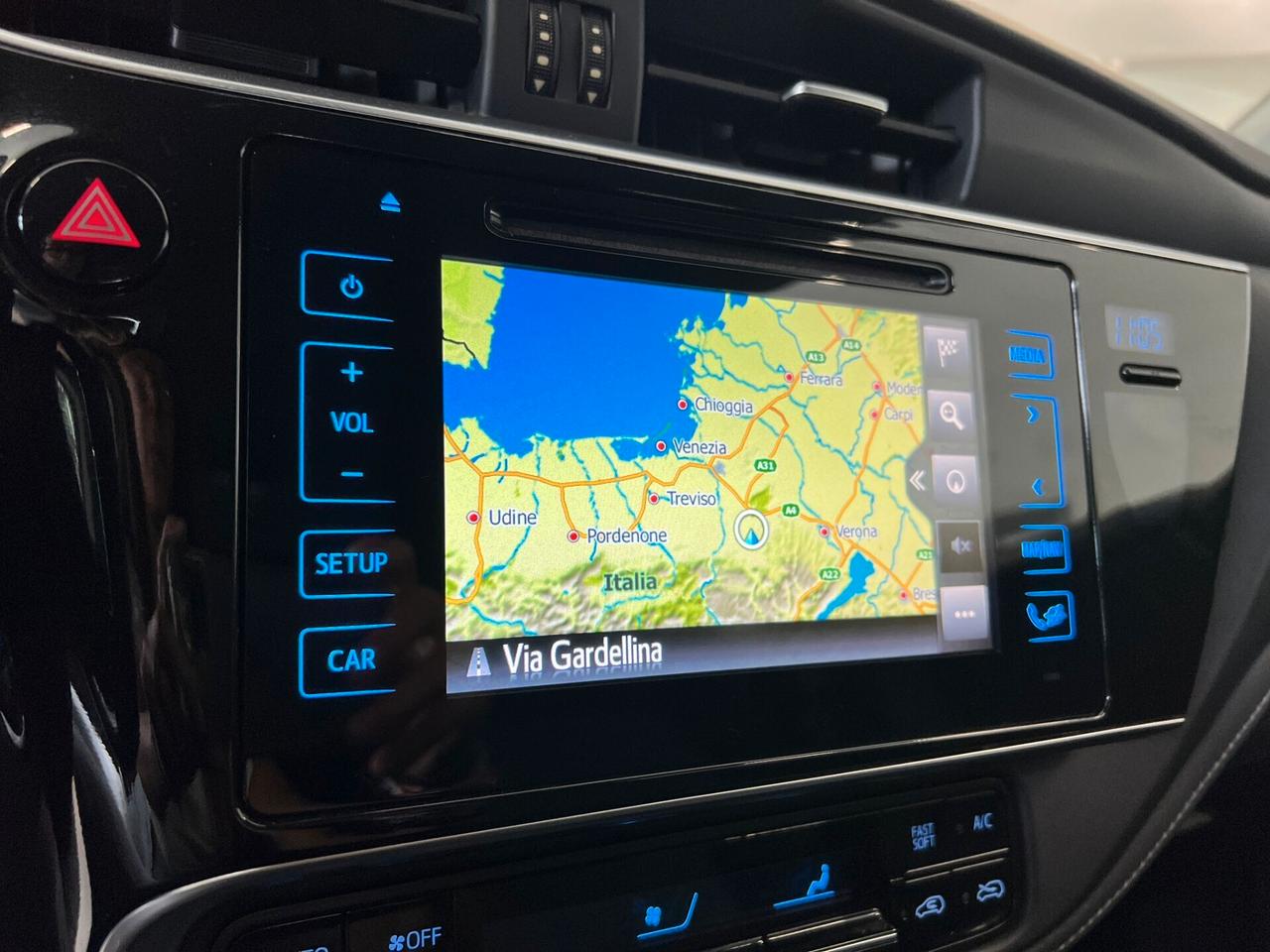 Toyota Auris Touring Sports 1.8 Hybrid Black Edition