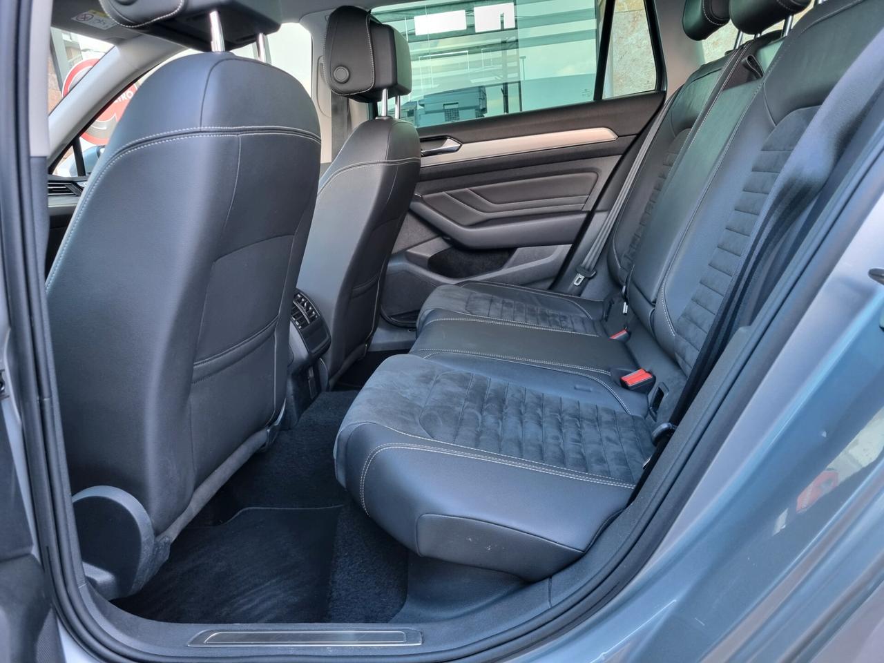Volkswagen Passat VIII Variant 2.0 tdi Executive 200cv dsg