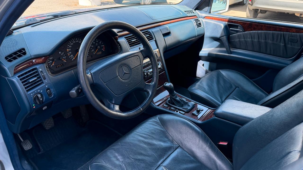 Mercedes-benz E 200 cat Elegance