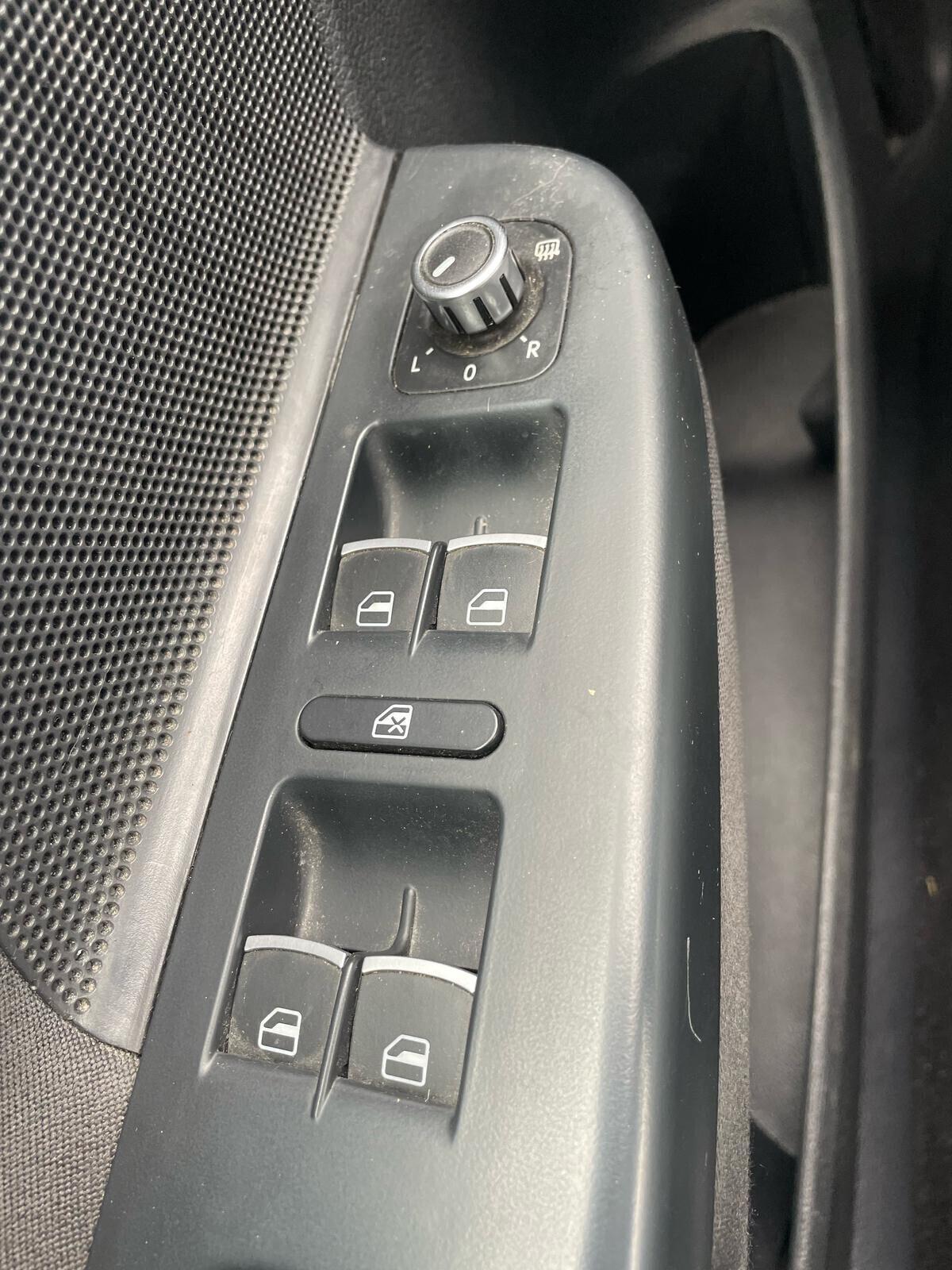 Volkswagen Golf Variant 1.6 TDI DPF DSG Highline 12 MESI GARANZIA UNI. PRO