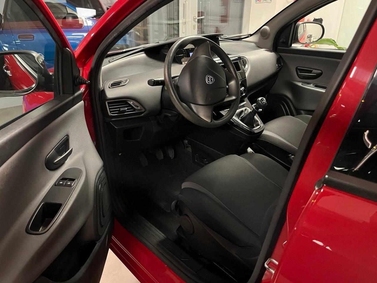 Lancia Ypsilon 1.2 5 PORTE CON KM 20000