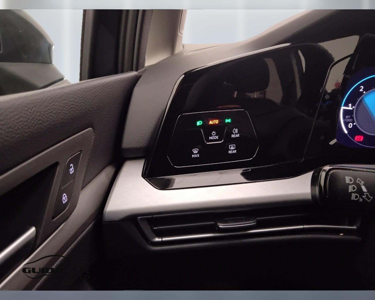 VOLKSWAGEN Golf VIII 2020 Variant - Golf Variant 2.0 tdi Life 115cv dsg