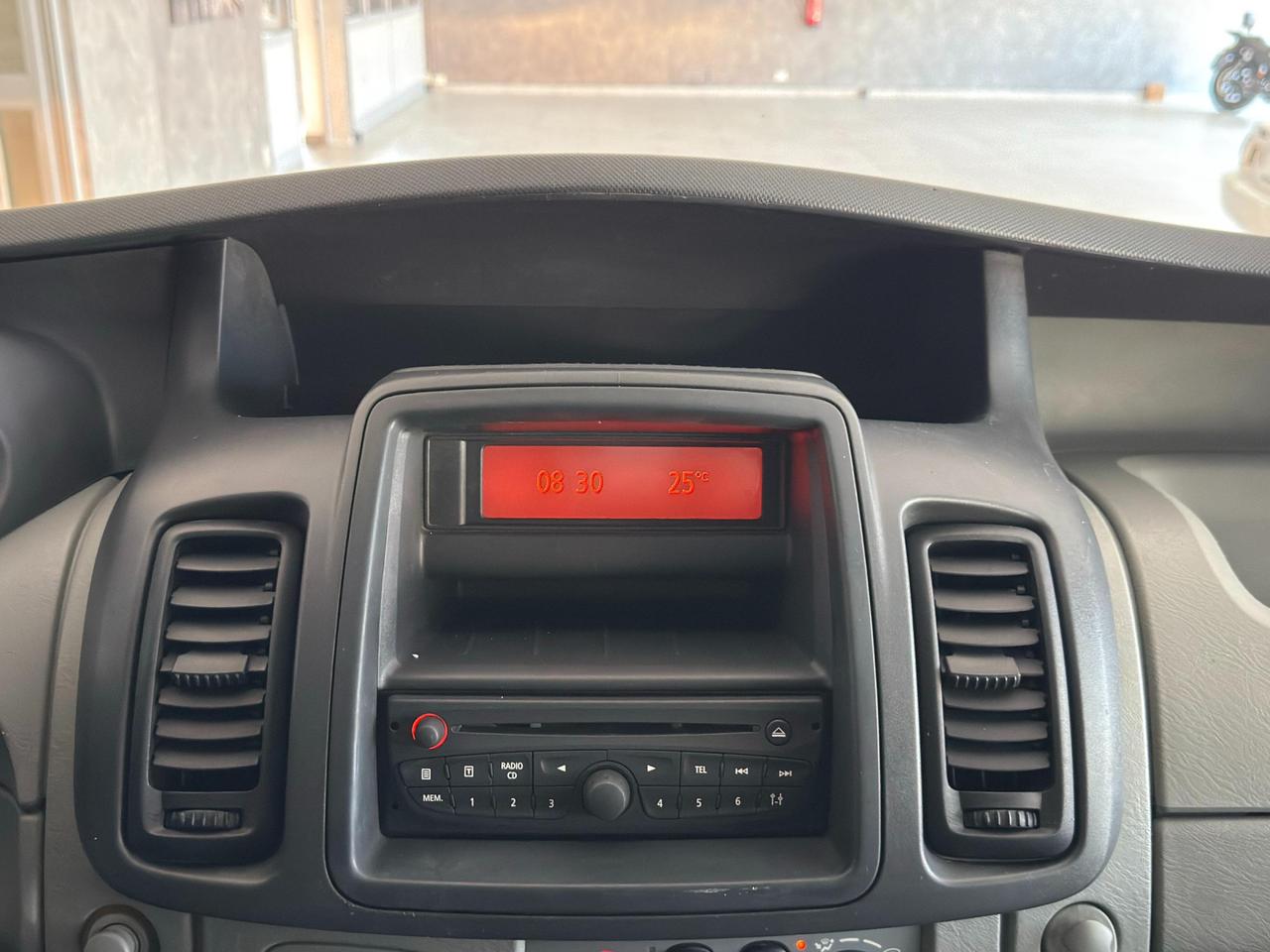 RENAULT Trafic trafic T29 2.0 dci 115cv L1H1 6p.ti E5
