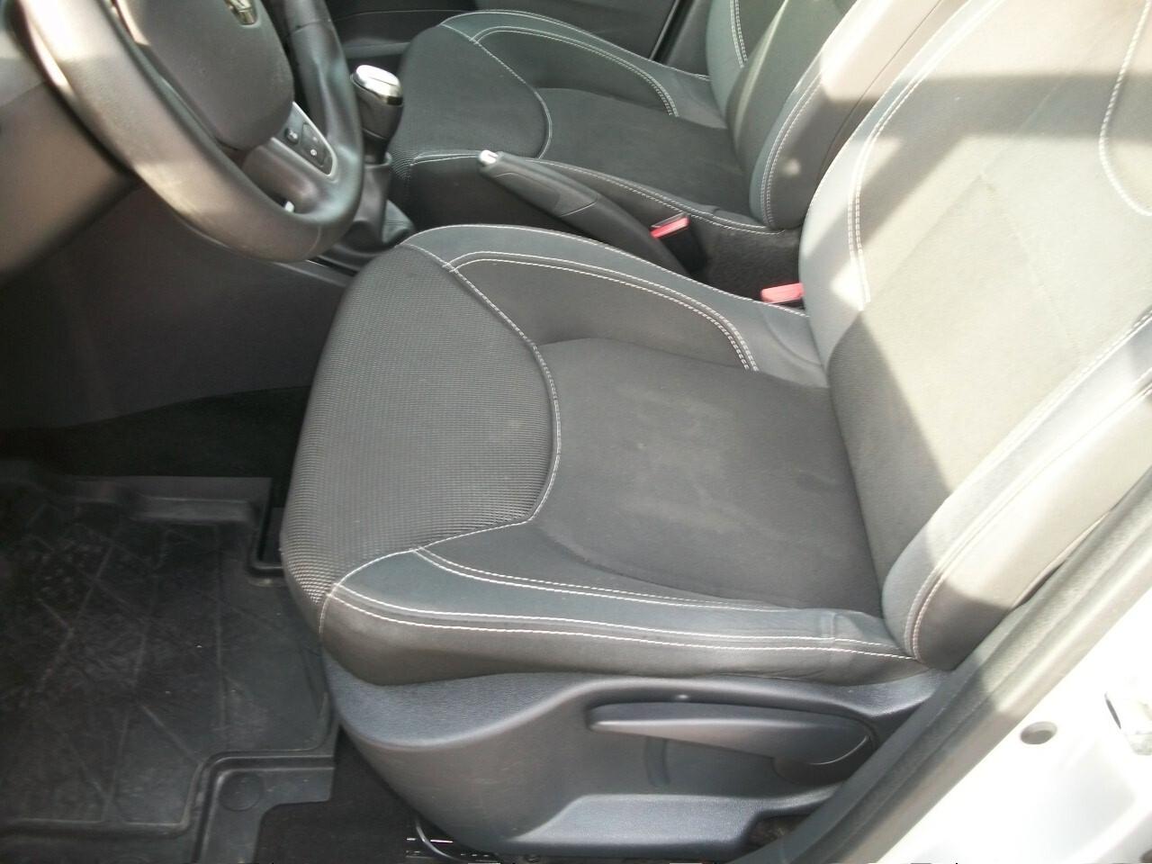 Renault Clio dCi 8V 90 CV EDC 5 porte Business CC 1461 kw 66 SI NUOVI PATENTATI GARANZIA UN ANNO