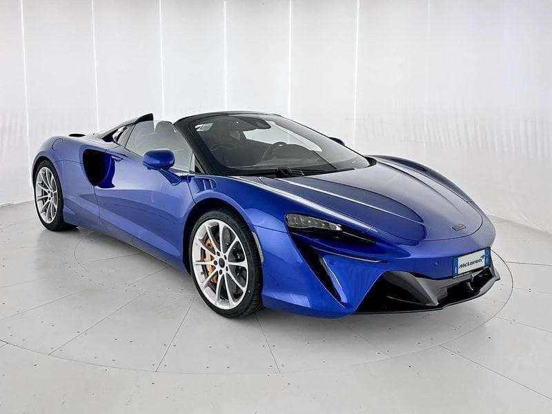 McLaren Artura Spider - McLaren Milano
