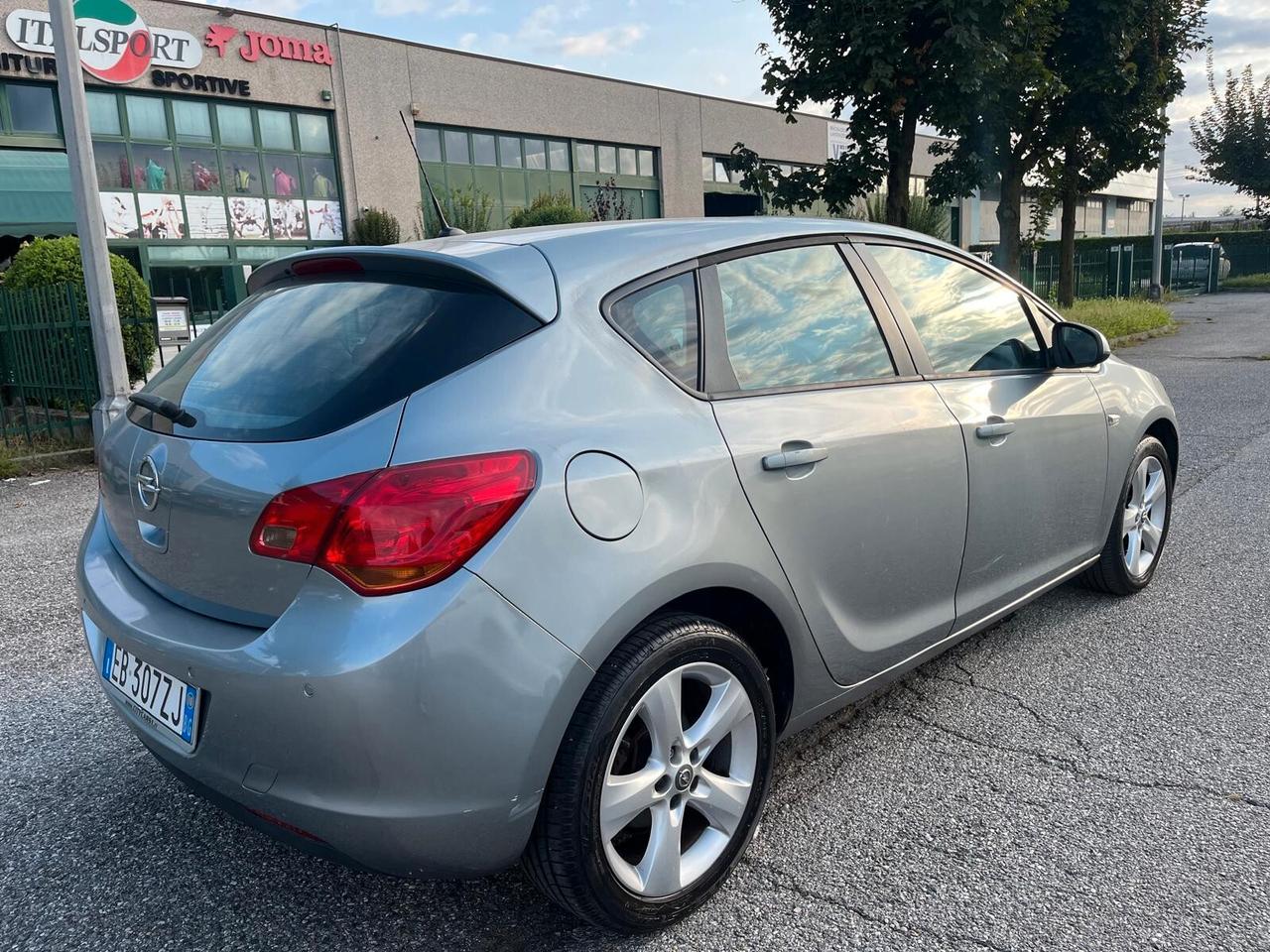 Opel Astra 1.4 Turbo 140CV 5 porte Cosmo