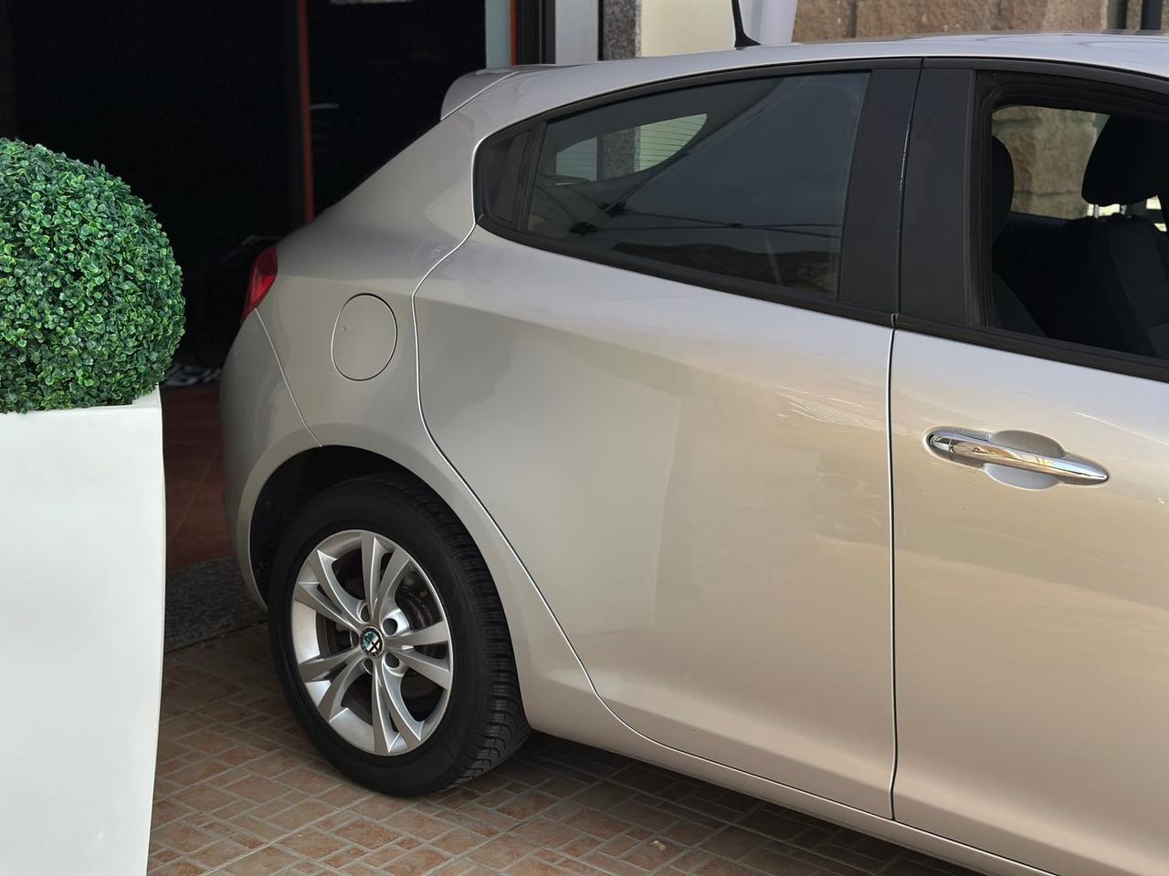 Alfa Romeo Giulietta 1.6JTDm 16V #11676