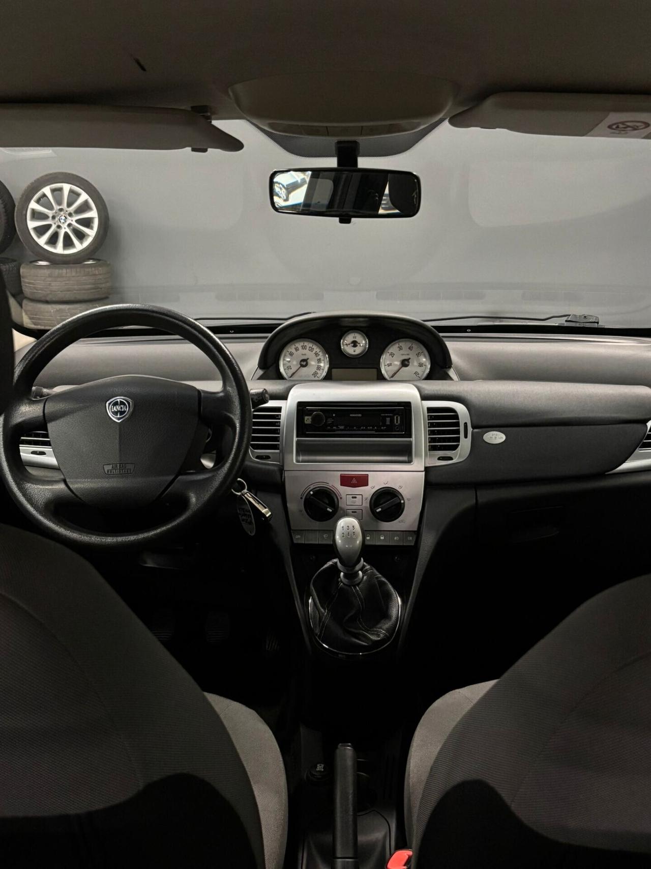 Lancia Ypsilon 1.2 Platino