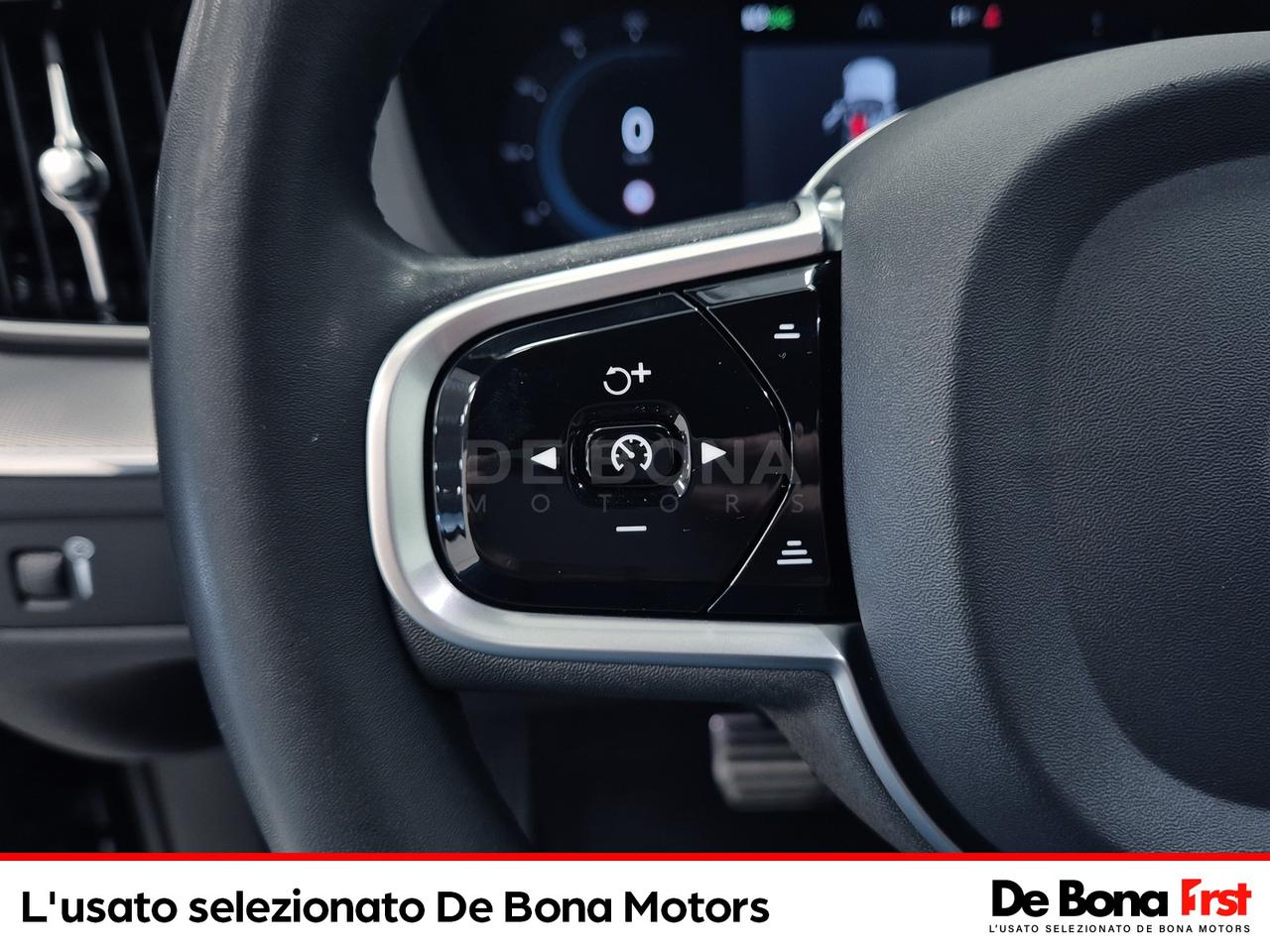 Volvo XC60 2.0 b4 plus dark awd auto