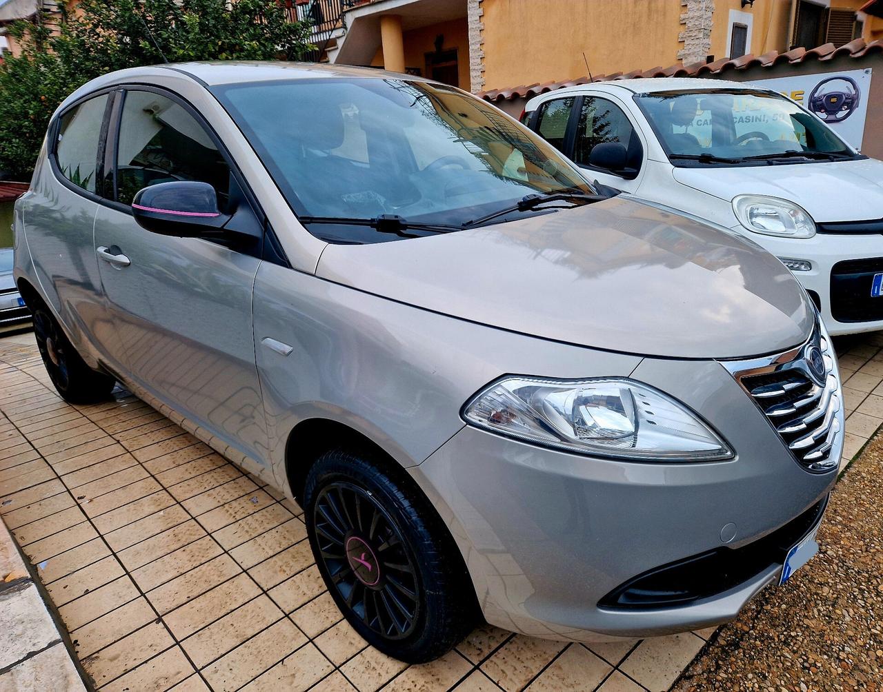 Lancia Ypsilon 0.9 TwinAir 85 CV 5 porte Metano Ecochic Elefantino