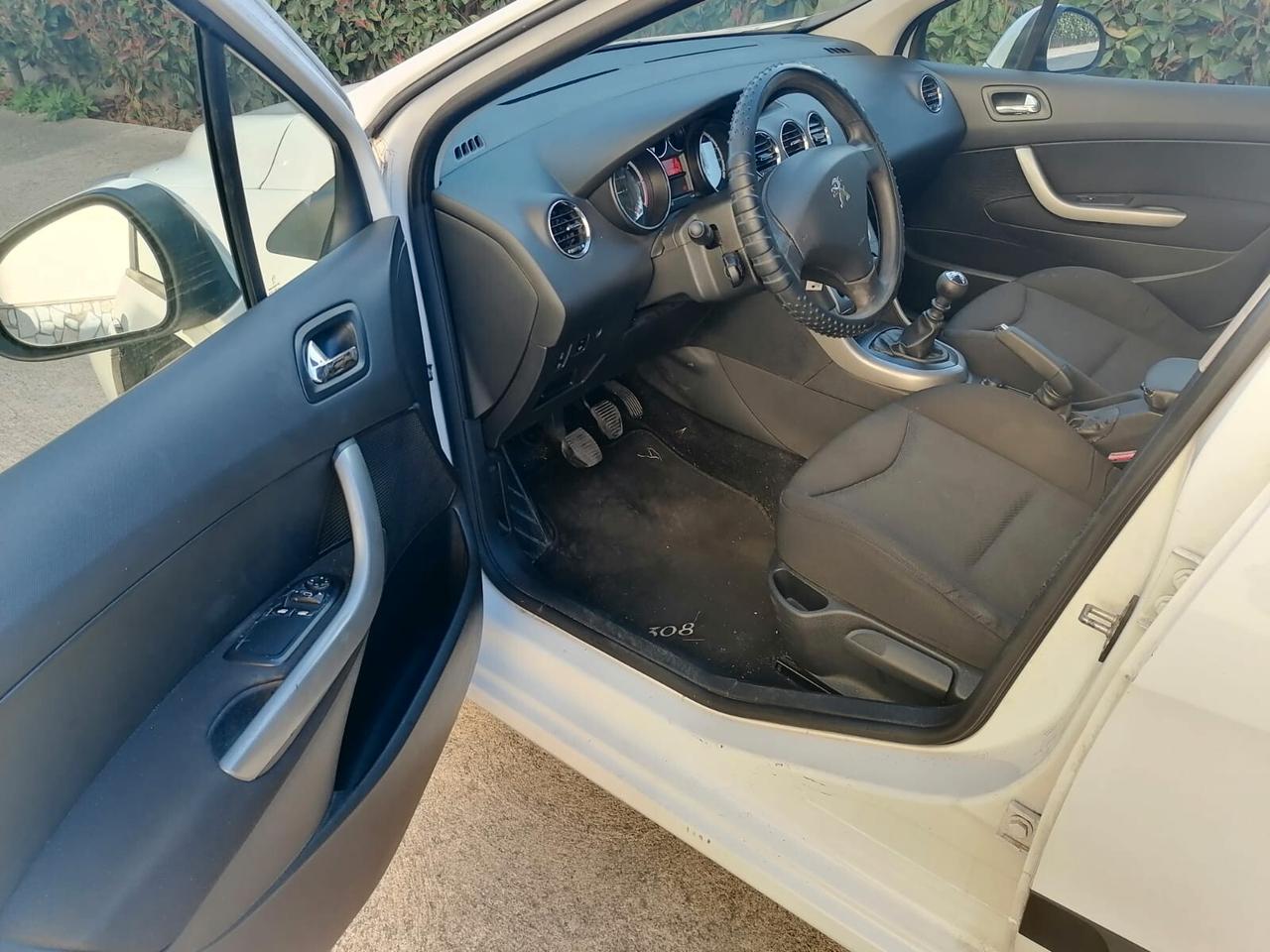 Peugeot 308 1.6 HDI – SW - 2012