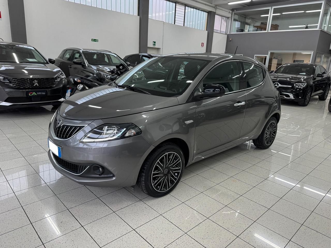 Ypsilon 1.0Hybrid Gold CAR PLAY PARI NUOVO!!!!!!!