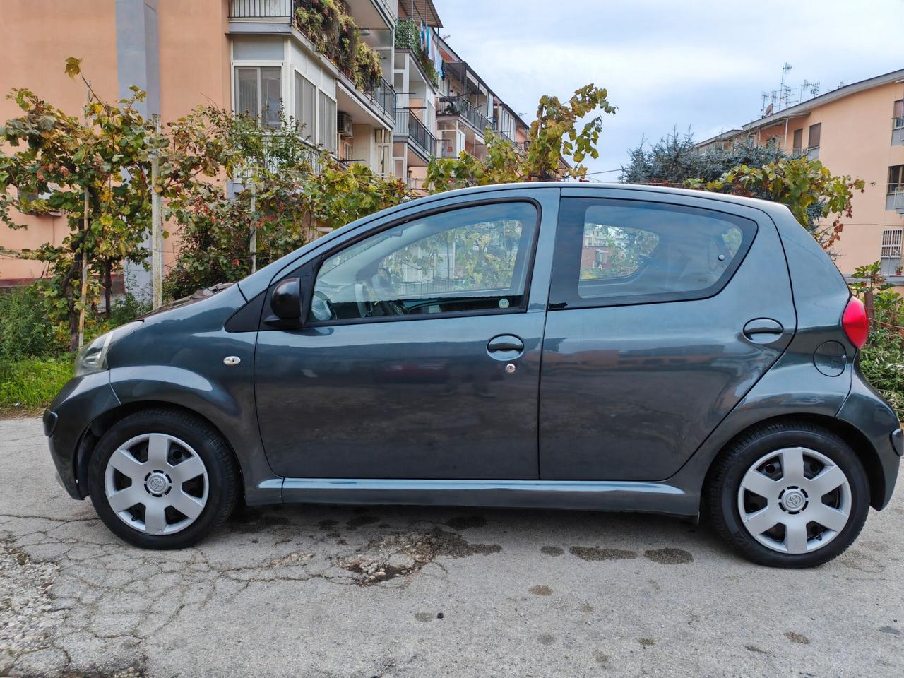 Toyota Aygo GPL E TABLET CARPLAY