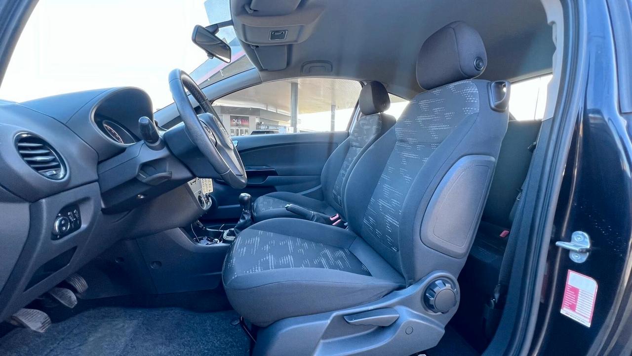 Opel Corsa 1.2 3 porte Club
