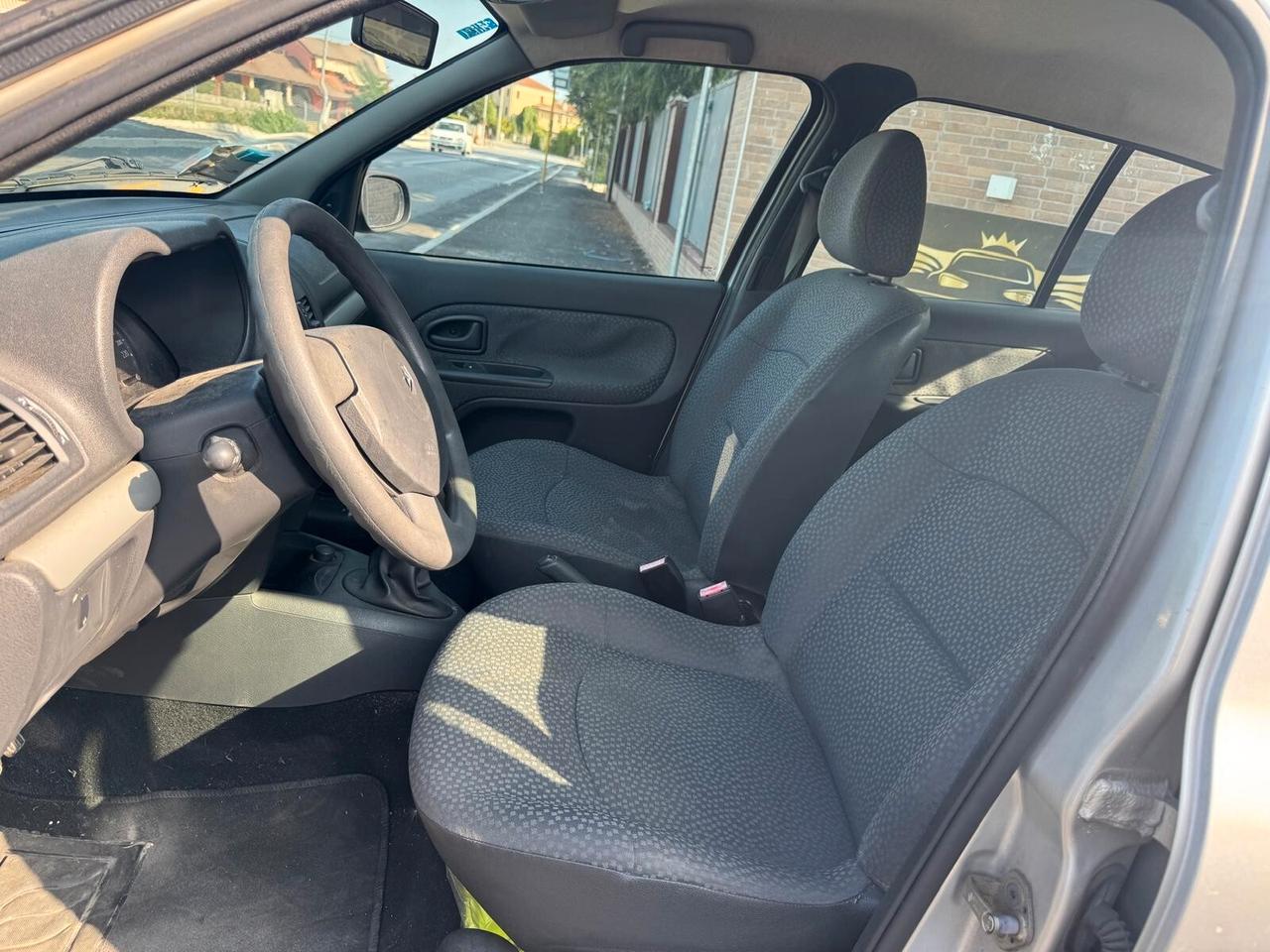 Renault Clio Storia 1.2 5 porte GPL Confort