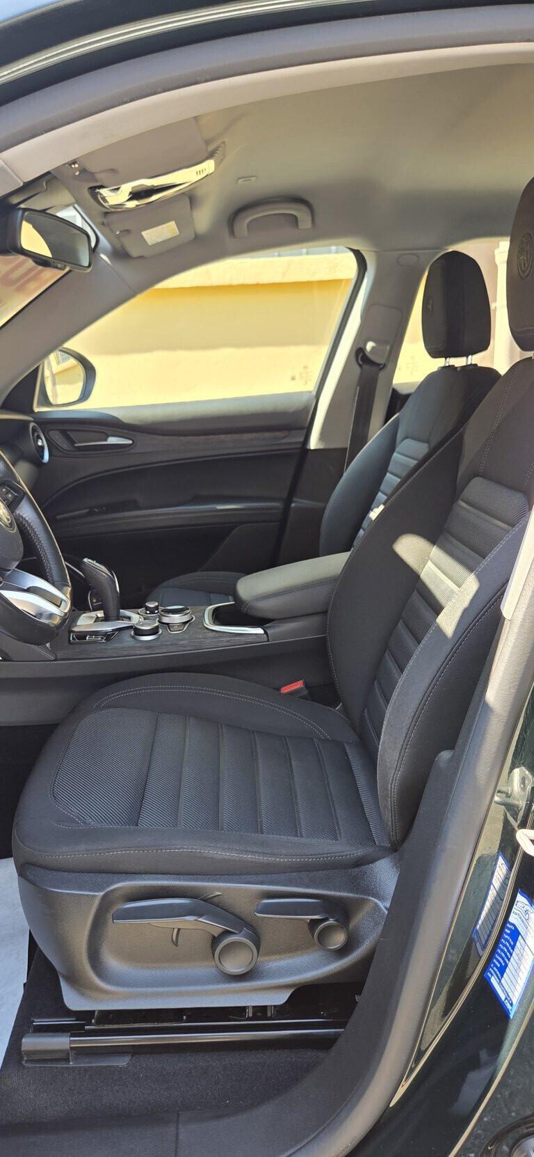 Alfa Romeo Stelvio 2.2 Turbodiesel 190 CV AT8 Q4 Business-km. 77.000 - UNICO PROPRIETARIO!TAGLIANDO+KIT DISTRIBUZIONE COMPLETO APPENA ESEGUITO