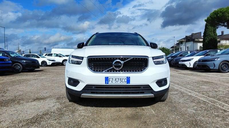 Volvo XC40 D3 AWD Geartronic Momentum Pro