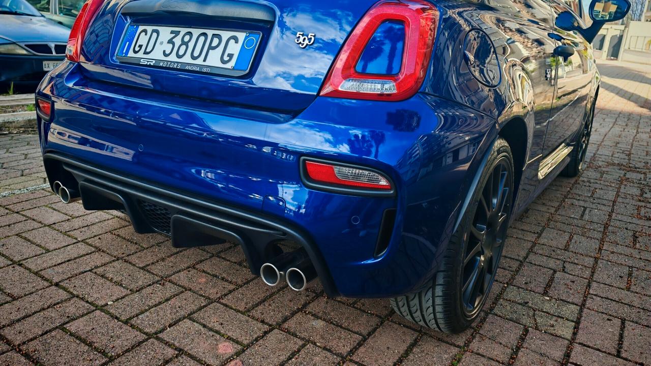 Abarth 595 1.4 Turbo T-Jet 165 CV Monster Energy Yamaha