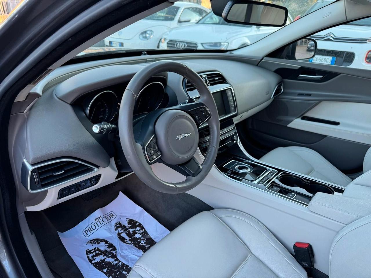 Jaguar XE 2.0 D Turbo aut. Portfolio