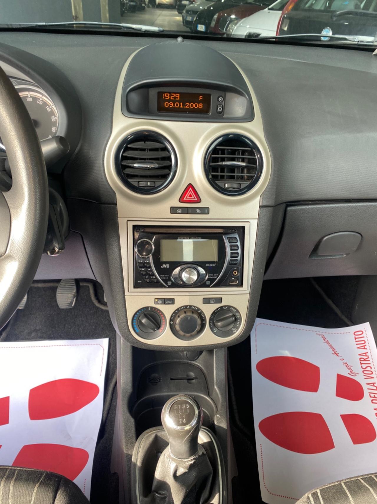 Opel Corsa 1.2 3 porte Easytronic Club Neopatentati Benzina