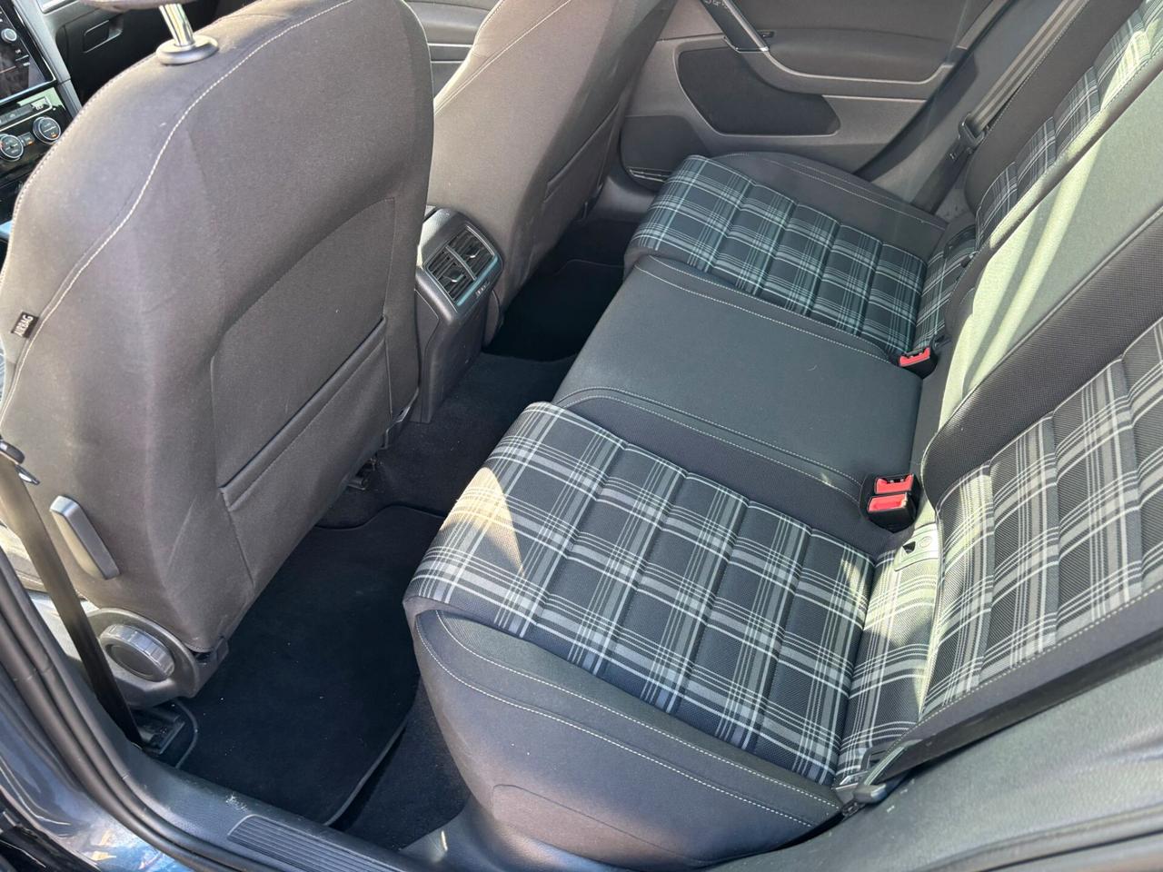 Volkswagen Golf GTD 2.0 TDI 5p. Business BlueMotion Technology