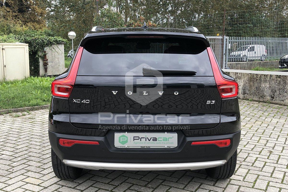 VOLVO XC40 B3 automatico Core