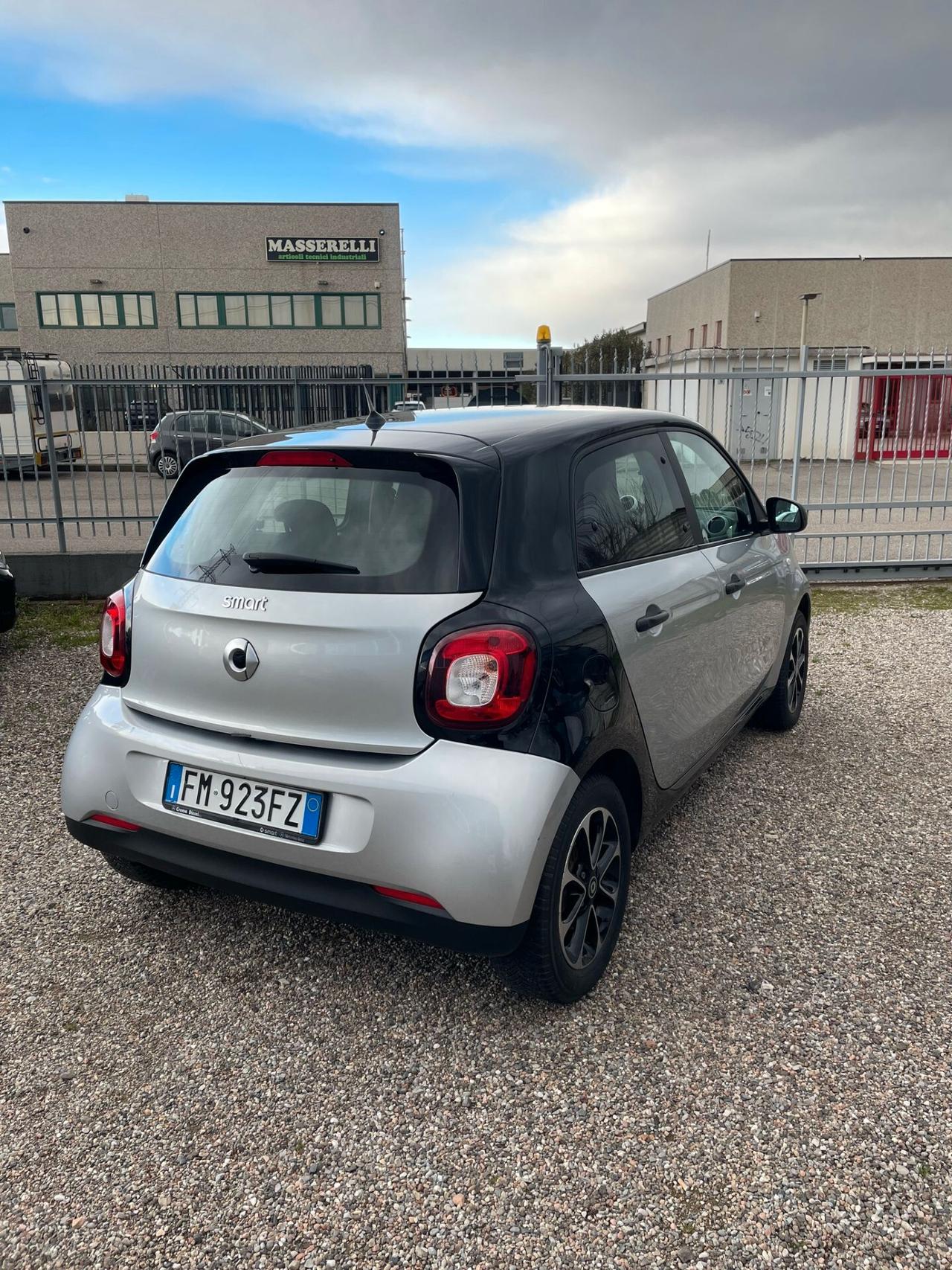 Smart ForFour 70 1.0 Youngster