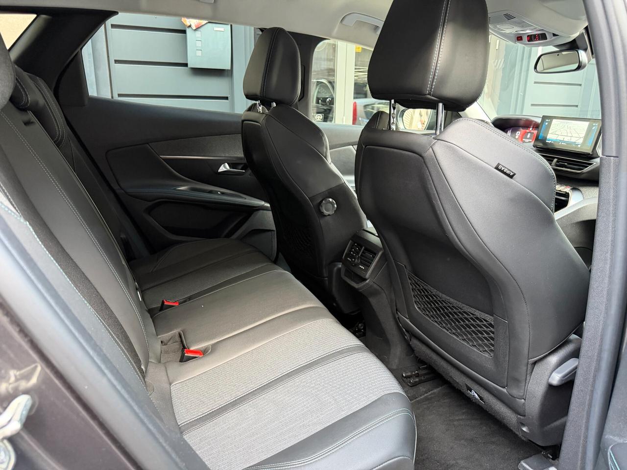 Peugeot 3008 BlueHDi 130 S&S EAT8 Allure