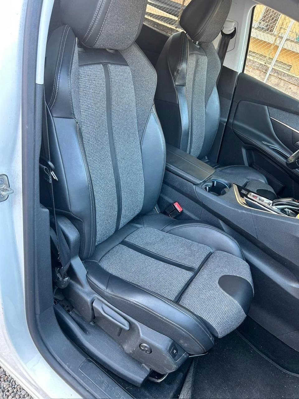 Peugeot 3008 PureTech Turbo 130 GT Line strafull