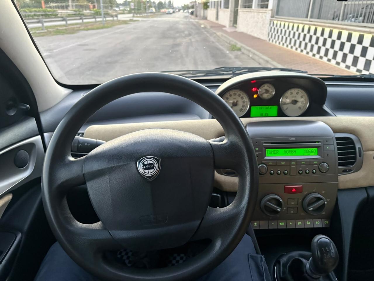 Lancia Ypsilon 1200 Argento 2005